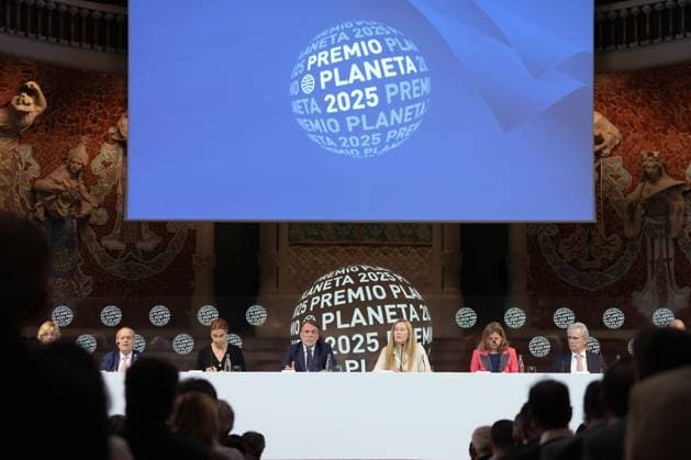 Press conference the day before the presentation of the 78th Planeta Novel Prize The president of Grupo Planeta, José Crehueras 4i , together with the jury, during a press conference the day before the presentation of the Planeta Prize, at the Palau de la Música, on 14 October 2025, in Barcelona, Catalonia Spain The Planeta Prize, which will be held tomorrow, 15 October, is the largest financial award in the world, surpassing the Nobel Prize, The winning novel is awarded 1,000,000Ä and the runner-up 200,000Ä It is not only a literary event, but also a social one, which fulfills the objective of placing the award-winning Spanish authors in levels of diffusion and popularity 14 OCTOBER 2025 Barcelona, Catalunya Barcelona, Catalunya Espana  Copyright: xDavidxZorrakinox 7026566