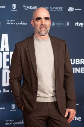 October 14, 2025, Madrid, Madrid, SPAIN: Luis Tosar attends the premiere of La Deuda in Madrid, the new Spanish film directed by and starring Daniel Guzman. Madrid SPAIN - ZUMAc270 20251014_zip_c270_001 Copyright: xDavidxCruzxSanzx