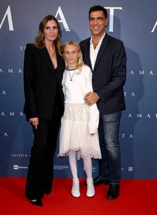 Milan, Italy: Milan - Premiere of the film Amata, Cinema Anteo - Elisa Amoroso with her husband Gianluigi Zamboni and daughter Nina Milan Italy  - ZUMAp169 20251014_zea_p169_634 Copyright: xAlbertoxTerenghix