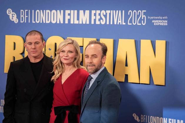 October 14, 2025, London, United Kingdom: (L-R) Channing Tatum, Kirsten Dunst and Director Derek Cianfrance attend the Roofman Headline Gala at the 69th BFI London Film Festival at The Royal Festival Hall. Roofman Headline Gala - The 69th BFI London Film Festival London United Kingdom - ZUMAs197 20251014_aaa_s197_275 Copyright: xLoredanaxSangiulianox
