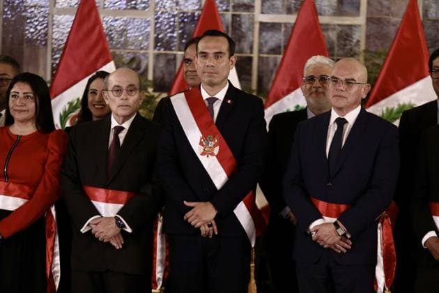 Entertainment Bilder des Tages News Bilder des Tages Peru s President Jeri swears in new Cabinet LIMA, PERU - OCTOBER 14: Peruvian President Jose Jeri (C) swears in his new Ministerial Cabinet at the Government Palace, just days after taking office following the removal of Dina Boluarte in Lima, Peru on October 14, 2025. Former magistrate Ernesto Alvarez was appointed Prime Minister. Jeri formed a cabinet without lawmakers or former ministers, prioritizing technical experts and public administrators in an effort to restore political stability and renew institutional trust in the Andean nation. Klebher Vasquez Anadolu Lima Peru. Editorial use only. Please get in touch for any other usage.  Copyright: x2025xAnadoluxKlebherxVasquezx