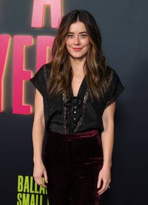 14 October 2025 - Los Angeles, California - Manon Matthews. Los Angeles Special Screening Of Netflix s Ballad Of A Small Player held at The Egyptian Theater. Los Angeles USA - ZUMAa123 20251014_zaa_a123_012 Copyright: xADx