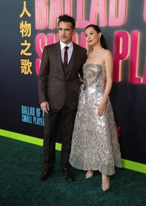 14 October 2025 - Los Angeles, California - Colin Farrell, Fala Chen. Los Angeles Special Screening Of Netflix s Ballad Of A Small Player held at The Egyptian Theater. Los Angeles USA - ZUMAa123 20251014_zaa_a123_044 Copyright: xADx