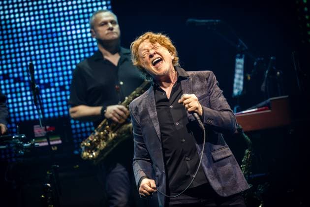 Entertainment Bilder des Tages Simply Red live in Oslo, Norway Oslo, Norway. 14th, October 2025. The British band Simply Red performs a live concert as part of the 40th Anniversary Tour 2025 at Unity Arena in Oslo. Here singer and songwriter Mick Hucknall is seen live on stage. Norway, Oslo, Unity Arena  Copyright: xGonzalesxPhoto TerjexDokkenx