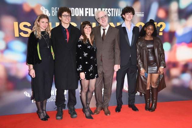 Mark Chappell with family at the premiere of the feature film Is This Thing On at the 69 BFI London Film Festival 2025 at the Royal Festival Hall London, 14 10 2025 Foto:xS.xVasx xFuturexImagex thing_5029