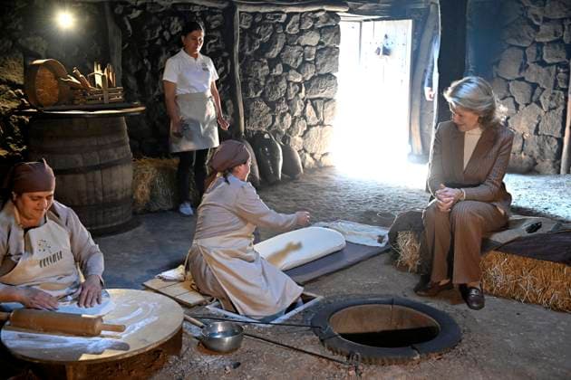 Visit Of The Queen Of The Belgians To Armenia 15 10 2025 TSAGHKUNK, ARMENIA - OCTOBER 15 : Queen Mathilde visits Transfer to Tsaghkunk village and witnesses a Lavash baking ceremony (Tsaghkunk Glkhatun). The queen of the belgians visits the Republisc of Armenia in her capacity as advocate of the sustainable Development goals.on October 15, 2025 in Tsaghkunk, Armenia, 15 10 2025 Tsaghkunk Armenia  Copyright: xBertxVanxDenxBrouckex
