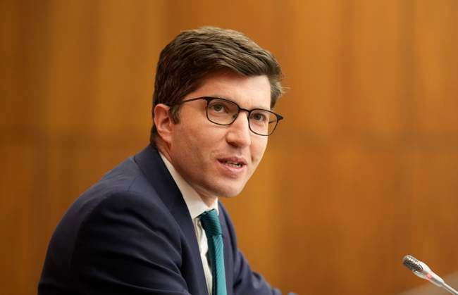 October 15, 2025, Ottawa, On, Canada: MP for Sherwood Park-Fort Saskatchewan Garnett Genuis seen during a news conference in Ottawa, Wednesday, Oct. 15, 2025. Ottawa Canada  - ZUMAc35_ 20251015_zaf_c35_003 Copyright: xAdrianxWyldx