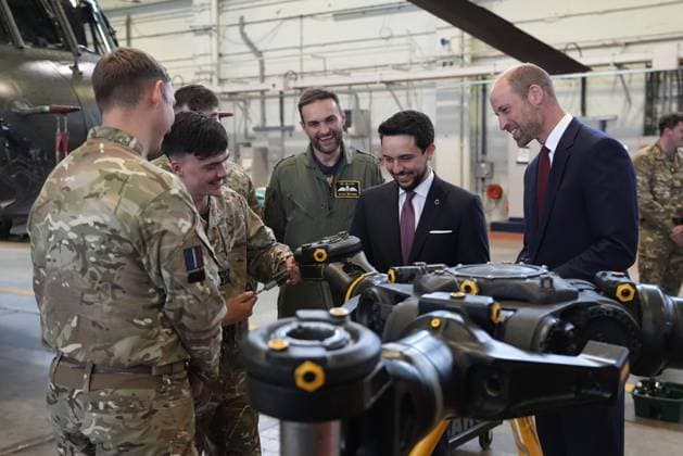 . 15 10 2025. Wallingford, United Kingdom. Prince William and Crown Prince Hussein of Jordan during a visit to RAF Benson in Wallingford, United Kingdom.  xPoolx xi-Imagesx IIM-26304-0005