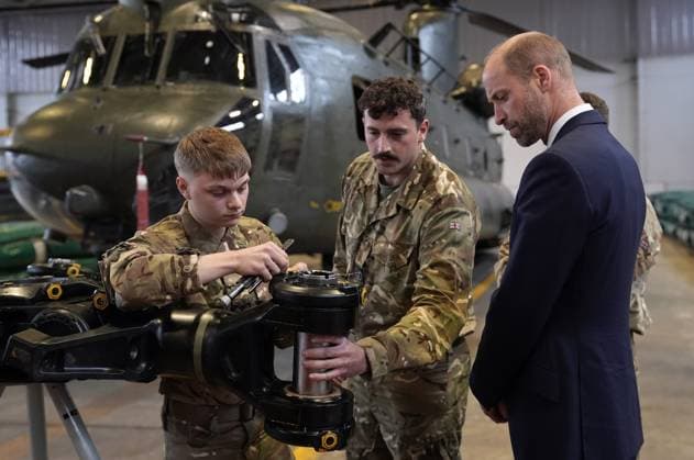 . 15 10 2025. Wallingford, United Kingdom. Prince William and Crown Prince Hussein of Jordan during a visit to RAF Benson in Wallingford, United Kingdom.  xPoolx xi-Imagesx IIM-26304-0016