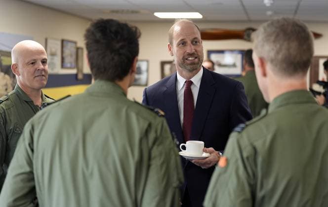 . 15 10 2025. Wallingford, United Kingdom. Prince William and Crown Prince Hussein of Jordan during a visit to RAF Benson in Wallingford, United Kingdom.  xPoolx xi-Imagesx IIM-26304-0029