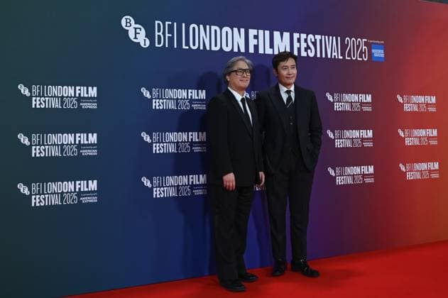 NO OTHER CHOICE Gala at 69th BFI London Film Festival LONDON, UNITED KINGDOM - OCTOBER 15: Lee Byung-hun (R) and director Park Chan-wook (L) attend the UK premiere of NO OTHER CHOICE during the 69th BFI London Film Festival at the Royal Festival Hall in London, United Kingdom on October 15, 2025. Rasid Necati Aslim Anadolu Greater London United Kingdom. Editorial use only. Please get in touch for any other usage.  Copyright: x2025xAnadoluxRasidxNecatixAslimx