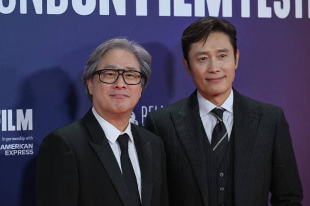 NO OTHER CHOICE Gala at 69th BFI London Film Festival LONDON, UNITED KINGDOM - OCTOBER 15: Lee Byung-hun (R) and director Park Chan-wook (L) attend the UK premiere of NO OTHER CHOICE during the 69th BFI London Film Festival at the Royal Festival Hall in London, United Kingdom on October 15, 2025. Rasid Necati Aslim Anadolu Greater London United Kingdom. Editorial use only. Please get in touch for any other usage.  Copyright: x2025xAnadoluxRasidxNecatixAslimx