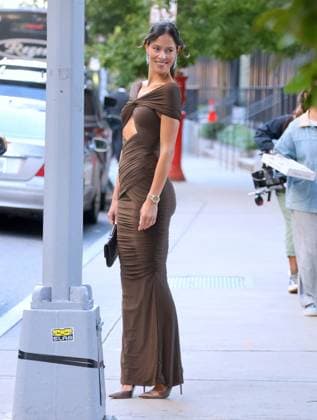 Ana Ivanovic Heads To Victoria s Secret Fashion Show - NYC Serbian former tennis player Ana Ivanovic is getting ready to attend the famous Victoria s Secret fashion show in Brooklyn, New York on October 15, 2025. Photo by Dylan Travis ABACAPRESS.COM New York City NY United States  Copyright: xDylanxTravis ABACAx