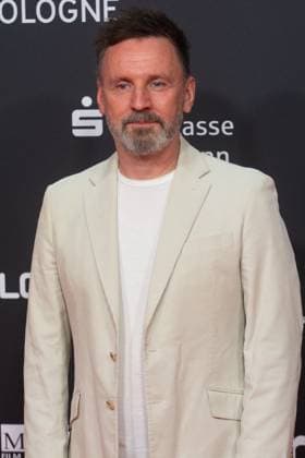 Dead Of Winter Photo Call In Cologne Brian Kirk, the film director, poses for pictures during the Dead of Winter photo call at Film Palast during the Cologne Film Festival in Cologne, Germany, on October 15, 2025. cologne Germany  Copyright: xYingxTangx originalFilename: tang-notitle251015_npPc4.jpg