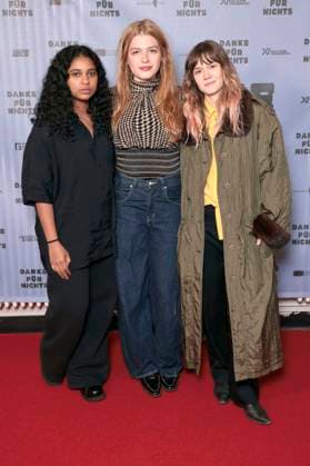 Safinaz Sattar, Sonja Weißer and Lea Drinda at the premiere of the feature film Danke für nichts at the Colosseum Filmtheater Berlin, 15 10 2025 Foto:xS.xGabschx xFuturexImagex danke_5013