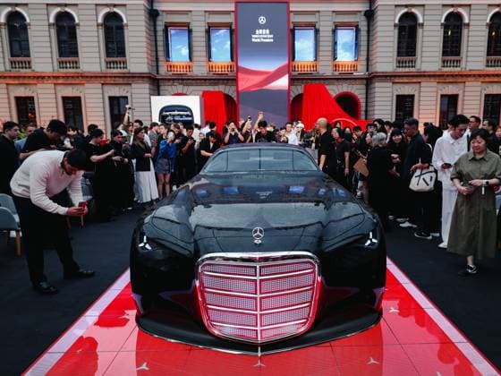 VIDEO: Fans drool over Mercedes’ jaw-dropping Vision Iconic concept car Story from Jam Press (Mercedes Concept Release) Pictured: The world premiere of the Vision Iconic in Shanghai 2025. VIDEO: Fans drool over Mercedes’ jaw-dropping Vision Iconic concept car Mercedes has unveiled a stunning new concept motor that’s left car lovers around the world drooling. The Mercedes-Benz Vision Iconic pays tribute to the brand’s rich history while offering a bold glimpse into its high-tech future. The breathtaking two-door coupé showcases how the German giant’s cars of tomorrow could look - and fans can’t get enough of it. The sleek motor boasts a gigantic grille inspired by classics like the W108, W111 and 600 Pullman - complete with a chrome f  Copyright: xJamxPress Mercedes-BenzxAG