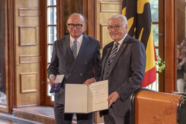 News Bilder des Tages Ortszeit Deutschland Bundesverdienstkreuz Ordensverleihung in Schloss Burg Namedy, 16.10.2025 Preisträger Achim Hütten, ehem. Oberbürgermeister von Andernach - Bei der Ordensverleihung in Schloss Burg Namedy ehrt Bundespräsident Frank-Walter Steinmeier gemeinsam mit Ministerpräsident Alexander Schweitzer Bürgerinnen und Bürger für ihr besonderes gesellschaftliches Engagement im Rahmen seiner Reihe Ortszeit Deutschland verlegt der Bundespräsident vom 14. bis 16. Oktober 2025 seinen Amtssitz nach Andernach, führt dort Gespräche und Termine. Es ist die 17. Station der Reihe und die erste in Rheinland-Pfalz. Andernach Rheinland-Pfalz Deutschland *** Local Time Germany Federal Cross of Merit Award ceremony at Burg Named Copyright: xBonn.digitalx