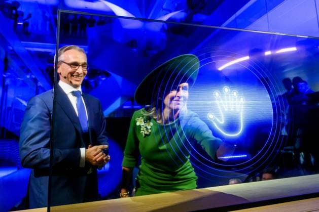 Entertainment Bilder des Tages Amsterdam, The Netherlands, 2025-10-16 15:28:25 AMSTERDAM, October 16, 2025. Queen Maxima of Royal Philips opens the new global headquarters of Royal Philips in Amsterdam. The sustainable building was created with input from Philips employees who emphasized the importance of social interaction and collaboration. PHOTO: NLBeeld Patrick van Emst Credit: NL Beeld Patrick van Emst  Copyright: xx x