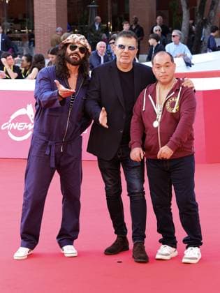 Rome Cinema Fest 2025, Day 2 - Red carpet for the film Bombolo - Core de Roma. Pictured: Stefano Calvagna with Bombolo lookalikes and Tomas Milian.  Copyright: xMarcoxProvvisionatox xipa-agency.netx xDxAvanzo Provvisionatox IPA_Agency_IPA66659781