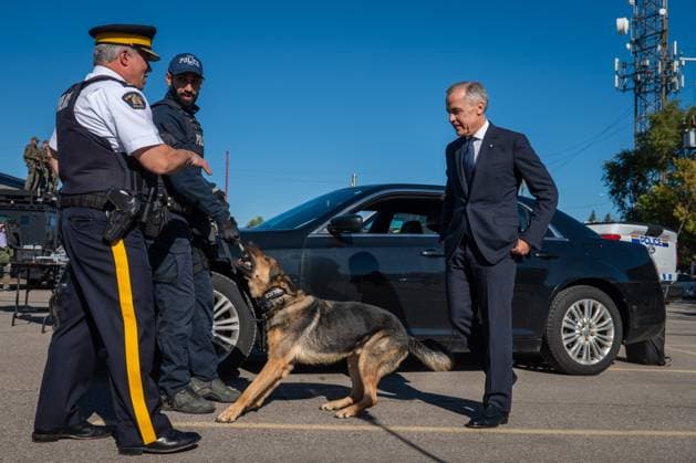 October 16, 2025, Etobicoke, On, Canada: Prime Minister Mark Carney visits an RCMP detachment to make an announcement in Etobicoke, Ont., on Thursday, Oct. 16, 2025. Etobicoke Canada  - ZUMAc35_ 20251016_zaf_c35_023 Copyright: xLauraxProctorx