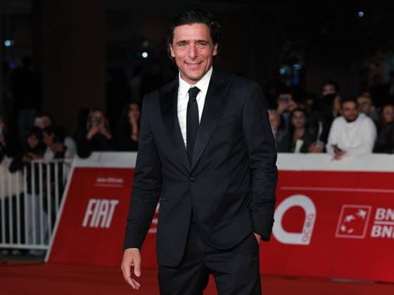Rome: Rome Cinema Fest 2025, evening 2 - Red carpet screening of Breve Storia d amore. Pictured: Adriano Giannini Rome  - ZUMAp169 20251016_zea_p169_1276 Copyright: xMarcoxProvvisionatox