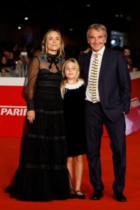 October 16, 2025, Rome, ITALY: Italian director Ludovica Rampoldi (L) with her husband Nicola Giuliano and her daughter Greta arrive for the screening of the movie ˜Breve storia d™amore™ at the 20th annual Rome International Film Fest in Rome, Italy, 16 October 2025. The Festa del Cinema di Roma runs from 15 to 26 October 2025. ANSA FABIO FRUSTACI. Rome ITALY  - ZUMAa110 20251016_zaf_a110_073 Copyright: xFabioxFrustacix