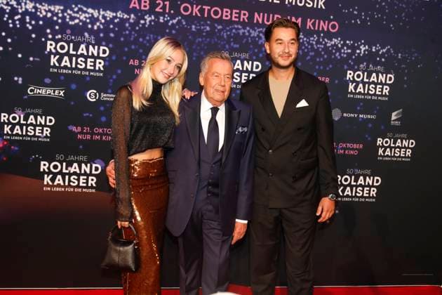 World premiere of the Roland Kaiser concert film 50 years of Roland Kaiser A life for music in Münster Münster, 16 10 2025 Annalena Kaiser, Roland Kaiser and Jan Kaiser at the world premiere of the Roland Kaiser concert film in Münster NRW Copyright: xMatthiasxGränzdörferx