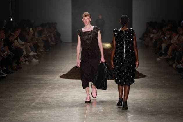 Leandro Castro s fashion show at SPFW No. 60 in Sao Paulo Sao Paulo (SP), 10 16 2025 - Fashion Fashion Show King Boy Leandro Castro fashion show at Sao Paulo Fashion Week - SPFW N60, at Pacubra in Ibirapuera Park in Sao Paulo, this Thursday, October 16, 2025. (Foto: Fabricio Bomjardim Thenews2 imago images) Leandro Castro s fashion show at SPFW No. 60 in Sao Paulo  Copyright: xFABRICIOxBOMJARDIMx