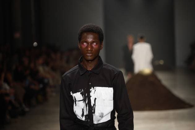 Leandro Castro s fashion show at SPFW No. 60 in Sao Paulo Sao Paulo (SP), 10 16 2025 - Fashion Fashion Show King Boy Leandro Castro fashion show at Sao Paulo Fashion Week - SPFW N60, at Pacubra in Ibirapuera Park in Sao Paulo, this Thursday, October 16, 2025. (Foto: Fabricio Bomjardim Thenews2 imago images) Leandro Castro s fashion show at SPFW No. 60 in Sao Paulo  Copyright: xFABRICIOxBOMJARDIMx