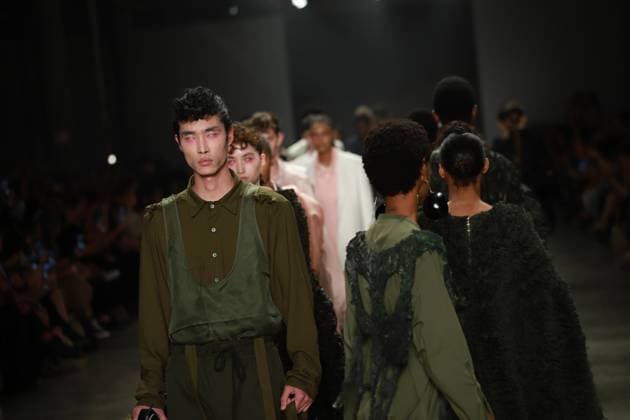 Leandro Castro s fashion show at SPFW No. 60 in Sao Paulo Sao Paulo (SP), 10 16 2025 - Fashion Fashion Show King Boy Leandro Castro fashion show at Sao Paulo Fashion Week - SPFW N60, at Pacubra in Ibirapuera Park in Sao Paulo, this Thursday, October 16, 2025. (Foto: Fabricio Bomjardim Thenews2 imago images) Leandro Castro s fashion show at SPFW No. 60 in Sao Paulo  Copyright: xFABRICIOxBOMJARDIMx