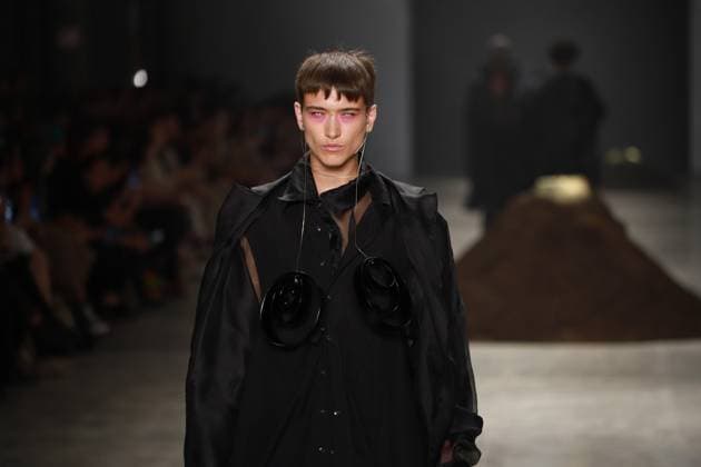 Leandro Castro s fashion show at SPFW No. 60 in Sao Paulo Sao Paulo (SP), 10 16 2025 - Fashion Fashion Show King Boy Leandro Castro fashion show at Sao Paulo Fashion Week - SPFW N60, at Pacubra in Ibirapuera Park in Sao Paulo, this Thursday, October 16, 2025. (Foto: Fabricio Bomjardim Thenews2 imago images) Leandro Castro s fashion show at SPFW No. 60 in Sao Paulo  Copyright: xFABRICIOxBOMJARDIMx
