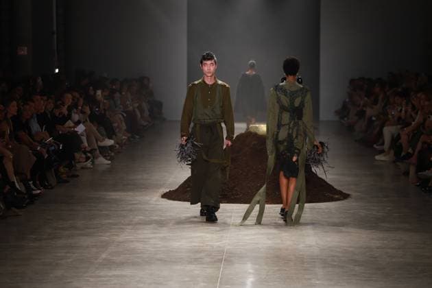 Leandro Castro s fashion show at SPFW No. 60 in Sao Paulo Sao Paulo (SP), 10 16 2025 - Fashion Fashion Show King Boy Leandro Castro fashion show at Sao Paulo Fashion Week - SPFW N60, at Pacubra in Ibirapuera Park in Sao Paulo, this Thursday, October 16, 2025. (Foto: Fabricio Bomjardim Thenews2 imago images) Leandro Castro s fashion show at SPFW No. 60 in Sao Paulo  Copyright: xFABRICIOxBOMJARDIMx