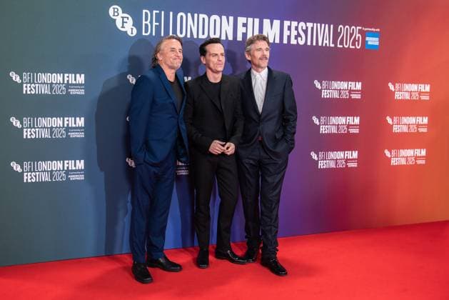 Blue Moon Headline Gala - The 69th BFI London Film Festival in London - 16 Oct 2025 Director Richard Linklater, Andrew Scott and Ethan Hawke attend the Blue Moon Headline Gala during the 69th BFI London Film Festival at the The Royal Festival Hall. London United Kingdom Copyright: xLoredanaxSangiulianox xSOPAxImagesx LSangiuliano-7927