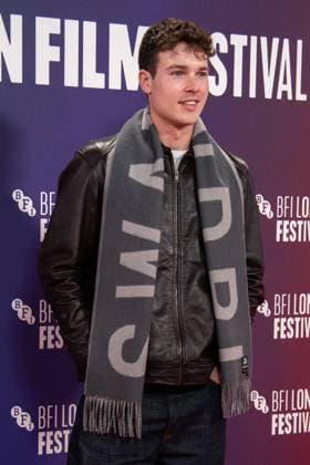 Blue Moon Headline Gala - The 69th BFI London Film Festival in London - 16 Oct 2025 A guest attends the Blue Moon Headline Gala during the 69th BFI London Film Festival at the The Royal Festival Hall. London United Kingdom Copyright: xLoredanaxSangiulianox xSOPAxImagesx LSangiuliano-7818
