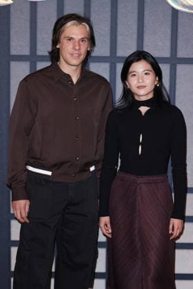 Yoroi Premiere - Paris Orelsan and Clara Choi attends Yoroi Premiere at le Grand Rex in Paris, France on October 16, 2025. Photo by Jerome Domine ABACAPRESS.COM  Copyright: xDominexJerome ABACAx
