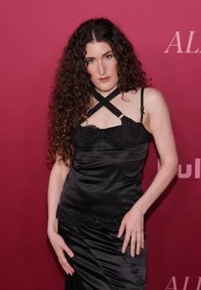 LOS ANGELES, CA - OCTOBER 16: Kate Berlant at the world premiere of Hulu s ˜All s Fair™ at the DGA theatre in Los Angeles, California on October 16, 2025. Copyright: xCrashx xMediaPunchx