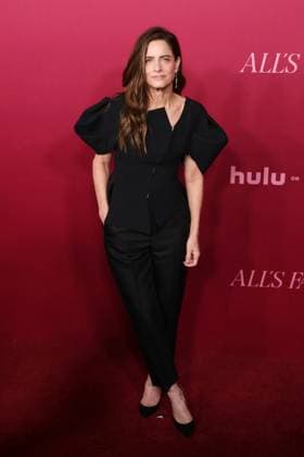 LOS ANGELES, CA - OCTOBER 16: Amanda Peet at the world premiere of Hulu s ˜All s Fair™ at the DGA theatre in Los Angeles, California on October 16, 2025. Copyright: xCrashx xMediaPunchx