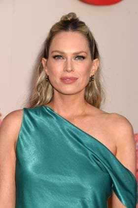 LOS ANGELES, CA - OCTOBER 16: Erin Foster at the Netflix Premiere of Nobody Wants This at The Egyptian Theatre on October 16, 2025 in Los Angeles, California. Copyright: xJeffreyxMayerx