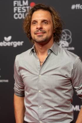 Red Carpet Before The Award Ceremony For Cologne Film Festival 2025 Chris Schulz, a German actor, poses for pictures during the red carpet before the award ceremony of the Cologne Film Festival 2025 at Film Palast in Cologne, Germany, on October 26, 2025. cologne Germany  Copyright: xYingxTangx originalFilename: tang-notitle251016_np8P8.jpg