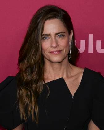 October 16, 2025, West Hollywood, California, USA: American actress, writer, and producer AMANDA PEET attends the World Premiere Of Hulu s All s Fair West Hollywood USA - ZUMAb173 20251016_aap_b173_015 Copyright: xBillyxBennightx