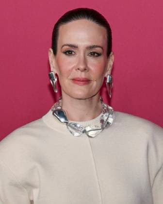 October 16, 2025, West Hollywood, California, USA: Emmy and Golden Globe-winning American actress SARAH PAULSON attends the World Premiere Of Hulu s All s Fair West Hollywood USA - ZUMAb173 20251016_aap_b173_038 Copyright: xBillyxBennightx