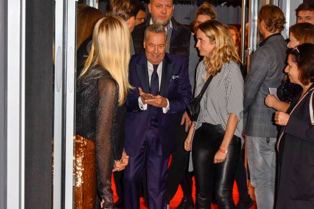 abb Roland Kaiser arrival of the pop singer on the red carpet at the world premiere of the movie 50 Years Roland Kaiser A Life for Music at the Cineplex cinema on 16 10,2025 in Muenster NRW Germany