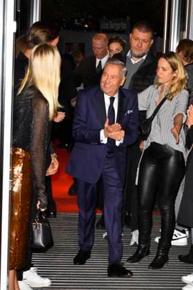 abb Roland Kaiser arrival of the pop singer on the red carpet at the world premiere of the movie 50 Years Roland Kaiser A Life for Music at the Cineplex cinema on 16 10,2025 in Muenster NRW Germany