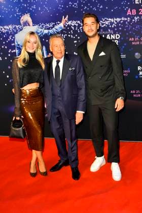 abb Roland Kaiser with daughter Annalena and son Jan der Schlagersaenger on the red carpet at the world premiere of the movie 50 Jahre Roland Kaiser Ein Leben fuer die Musik at the cinema Cineplex on 16 10,2025 in Muenster NRW Germany