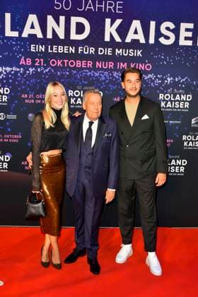abb Roland Kaiser with daughter Annalena and son Jan der Schlagersaenger on the red carpet at the world premiere of the movie 50 Jahre Roland Kaiser Ein Leben fuer die Musik at the cinema Cineplex on 16 10,2025 in Muenster NRW Germany