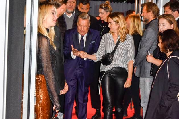 abb Roland Kaiser arrival left his daughter Annalena the pop singer on the red carpet at the world premiere of the movie 50 Years Roland Kaiser A Life for Music at the cinema Cineplex on 16 10,2025 in Muenster NRW Germany
