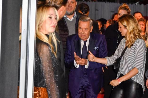 abb Roland Kaiser arrival left his daughter Annalena the pop singer on the red carpet at the world premiere of the movie 50 Years Roland Kaiser A Life for Music at the cinema Cineplex on 16 10,2025 in Muenster NRW Germany