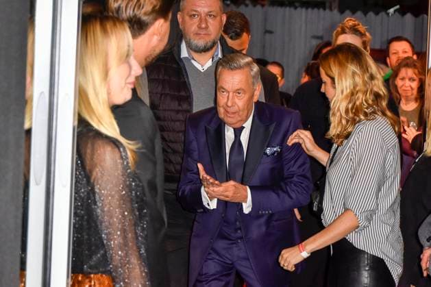 abb Roland Kaiser arrival left his daughter Annalena the pop singer on the red carpet at the world premiere of the movie 50 Years Roland Kaiser A Life for Music at the cinema Cineplex on 16 10,2025 in Muenster NRW Germany