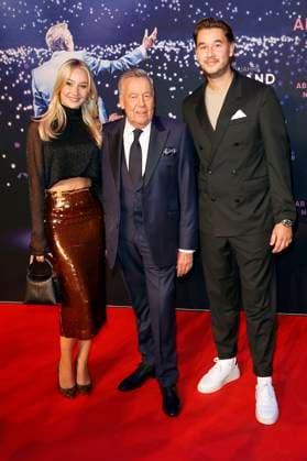 Roland Kaiser with daughter Annalena Keiler and son Jan Kaiser at the premiere of the documentary 50 Years of Roland Kaiser A Life for Music at Cineplex Münster Münster, 16 10 2025 Foto:xT.xSchröerx xFuturexImagex kaiser_5010