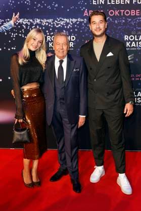 Roland Kaiser with daughter Annalena Keiler and son Jan Kaiser at the premiere of the documentary 50 Years of Roland Kaiser A Life for Music at Cineplex Münster Münster, 16 10 2025 Foto:xT.xSchröerx xFuturexImagex kaiser_5014